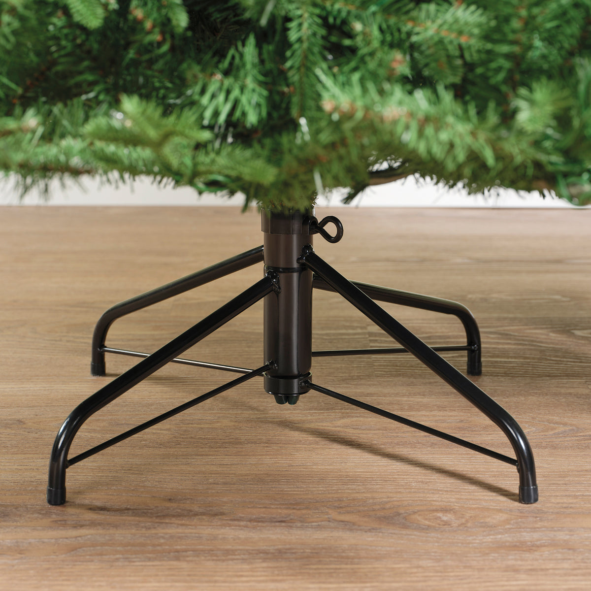 7ft Hampton Spruce Pre-Lit - Kaemingk Everlands Christmas Tree | AT22
