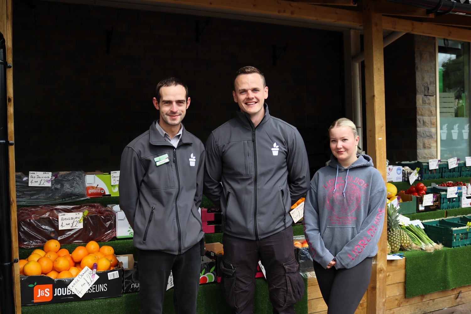Popular fruit and veg stall has extended its opening hours at Tong