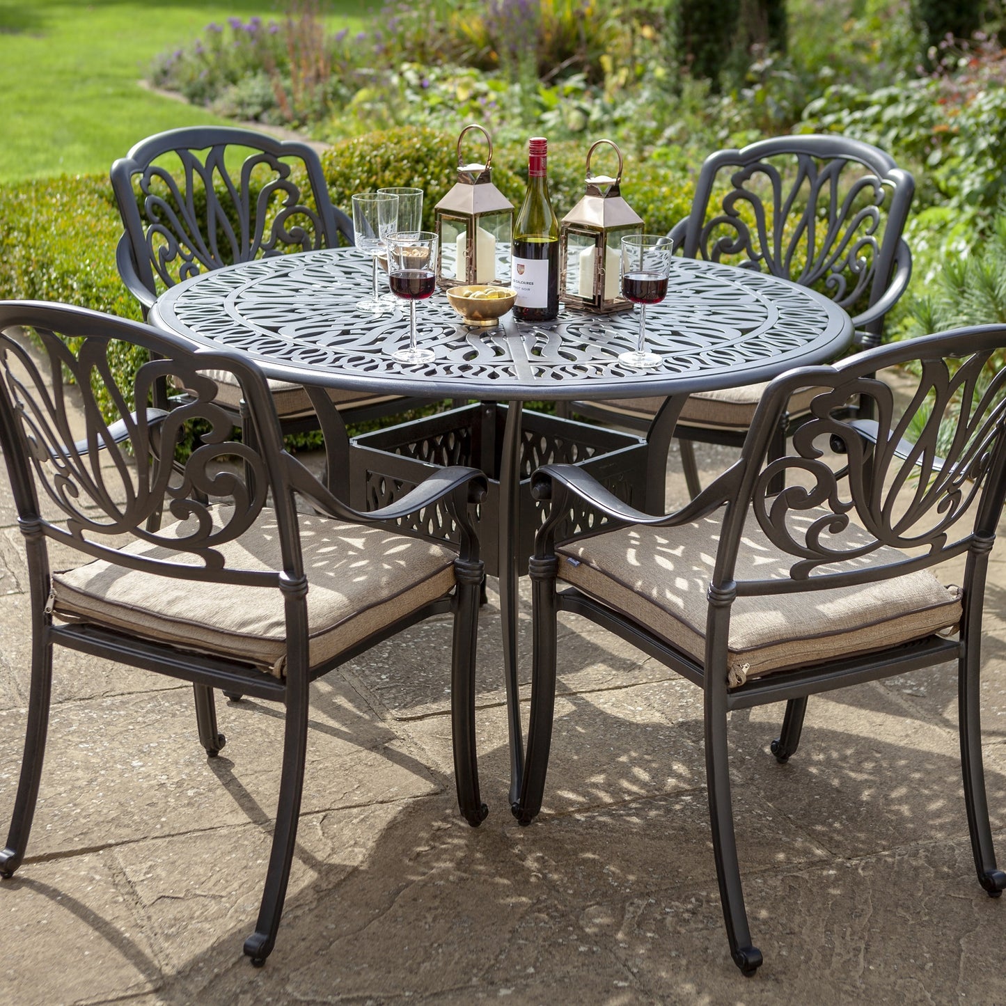 Hartman Amalfi 4 Seat Dining Set with Parasol | C0002