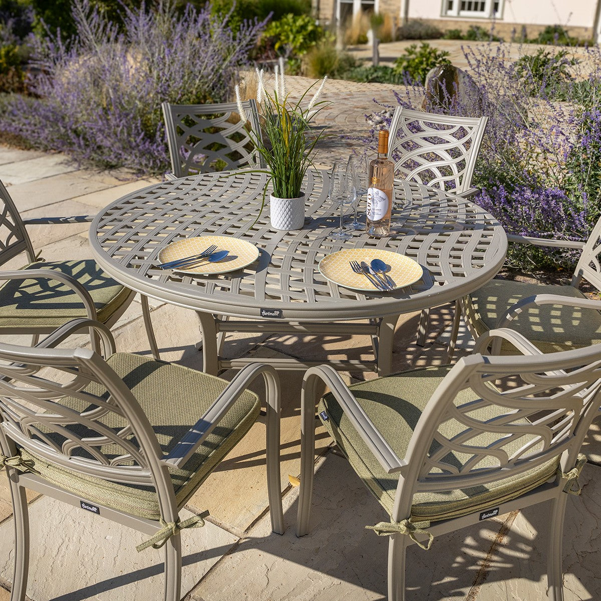 Hartman Buxton 6 Seat Dining Set with Parasol | C0009