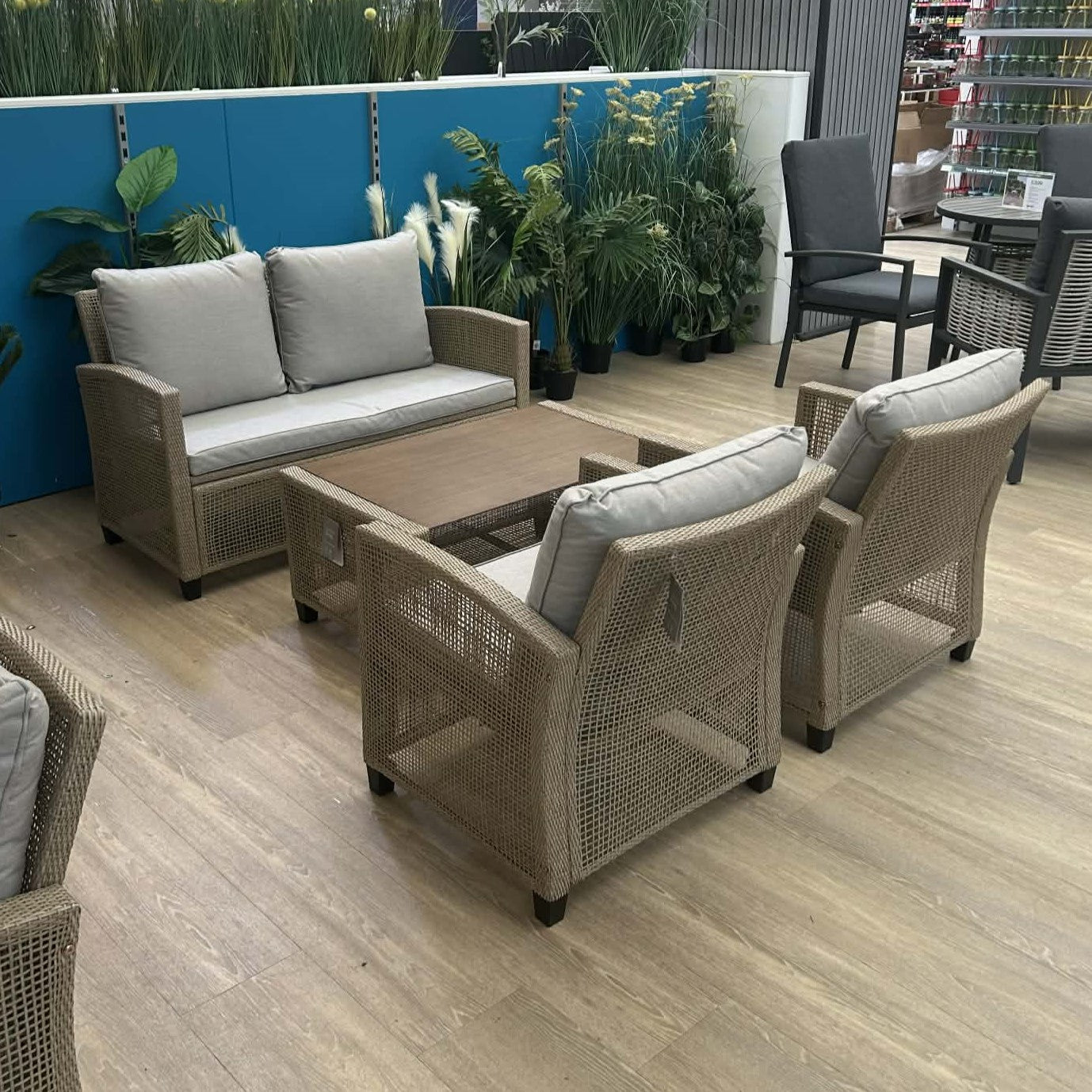 Kaemingk Allerton Lounge Set