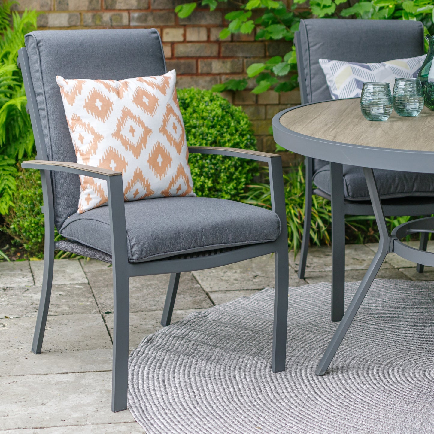 Leisuregrow Monza 4 Seat Dining Set with Parasol | A0008