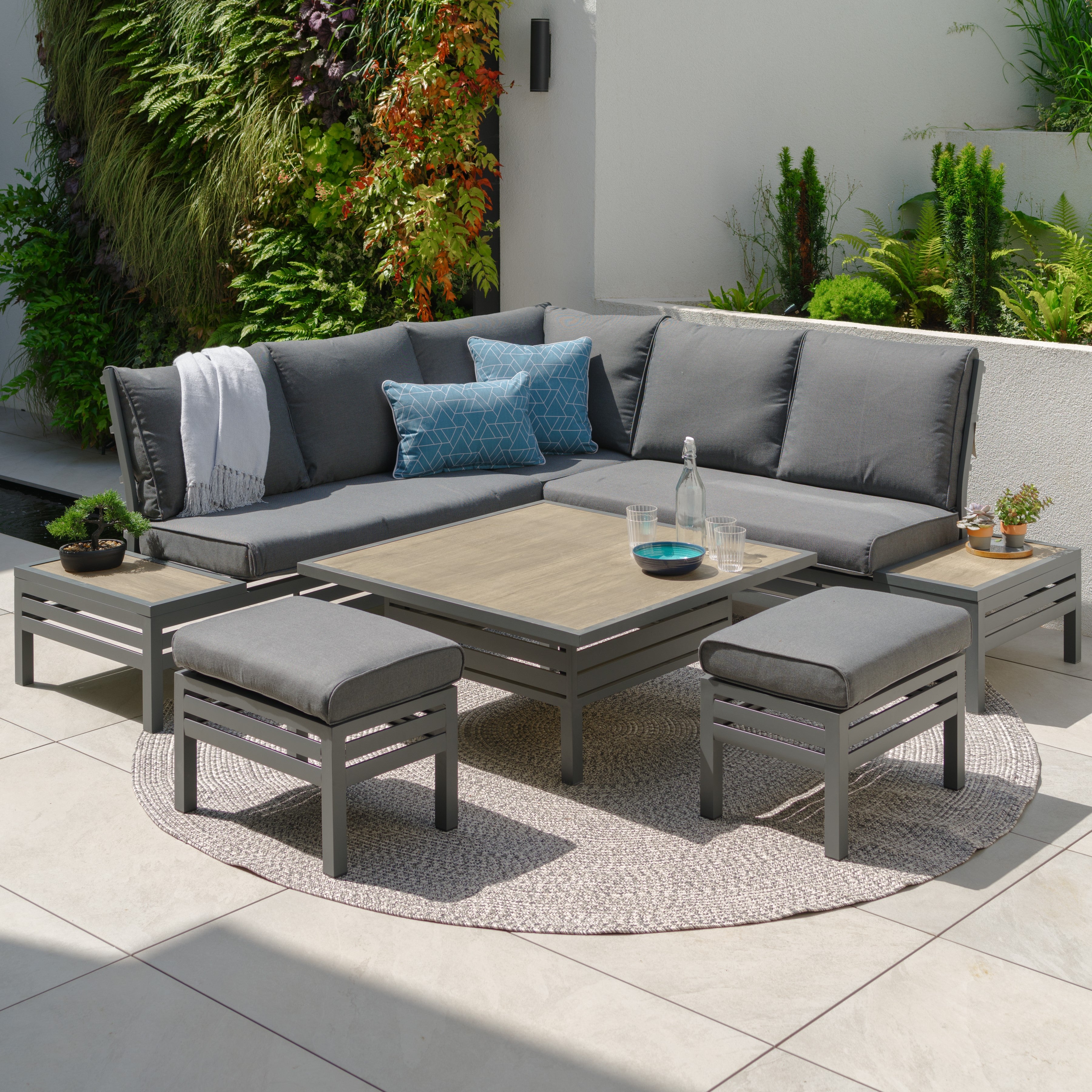 Leisuregrow Monza Corner Set with Adjustable Table – Yorkshire