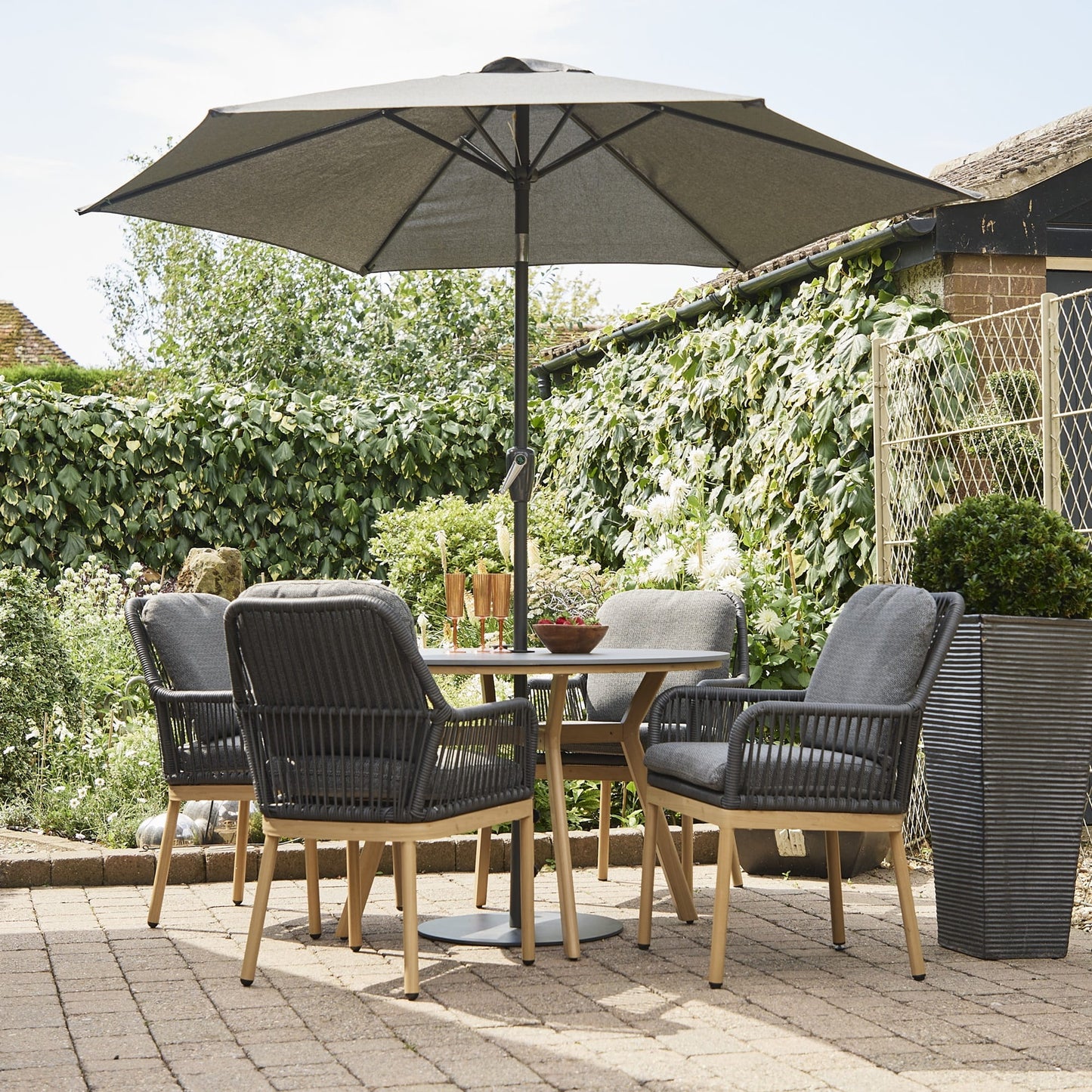 Leisuregrow Peru 4 Seat Dining Set with Parasol | A0039
