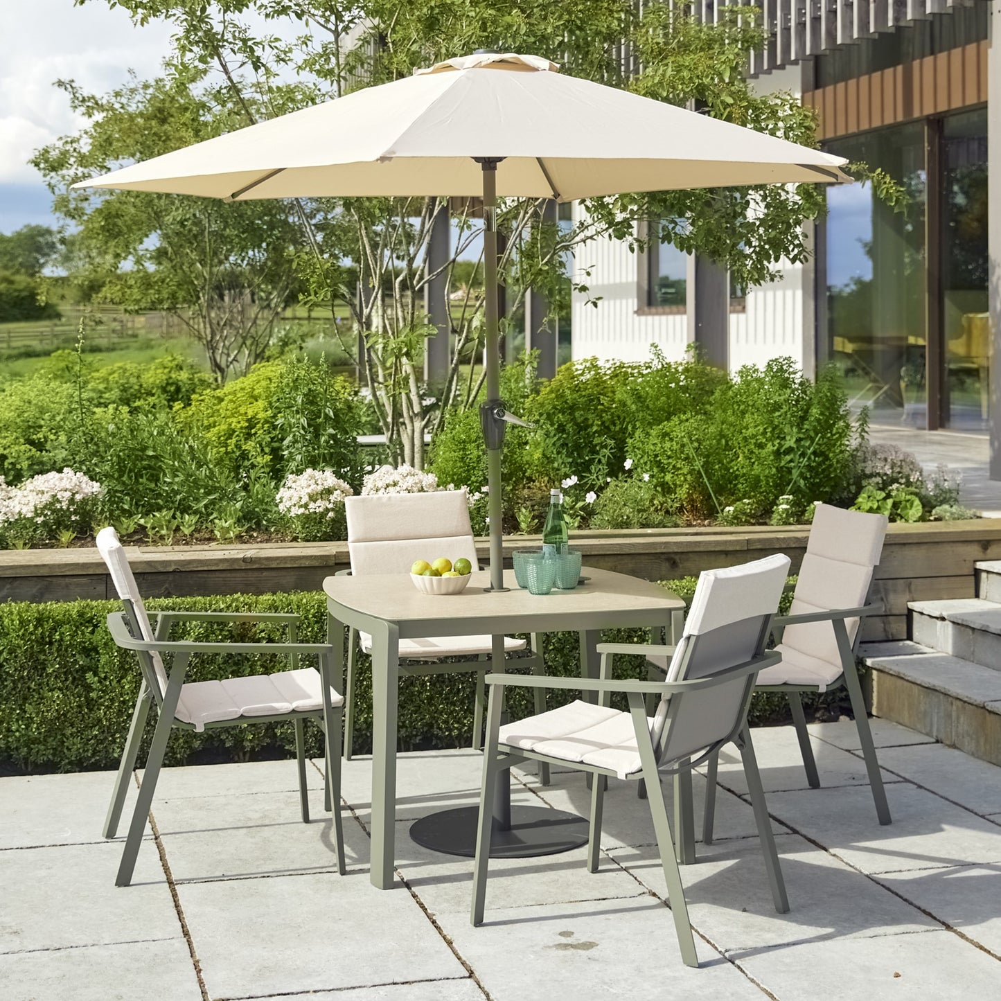 Leisuregrow Tuscany 4 Seat Dining Set with Parasol | A0036