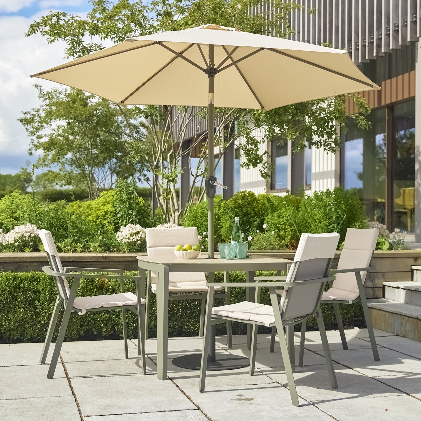 Leisuregrow Tuscany 4 Seat Dining Set with Parasol | A0036