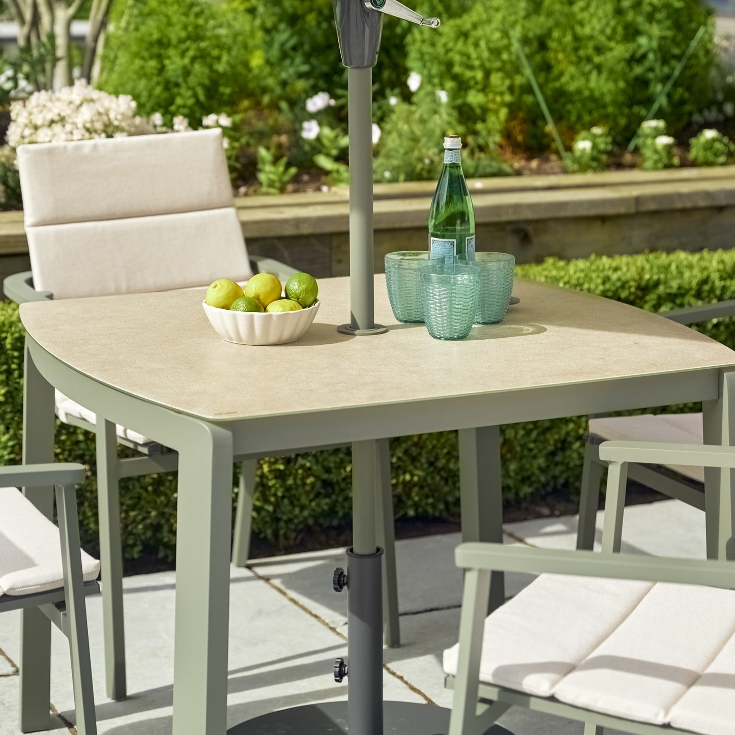 Leisuregrow Tuscany 4 Seat Dining Set with Parasol | A0036