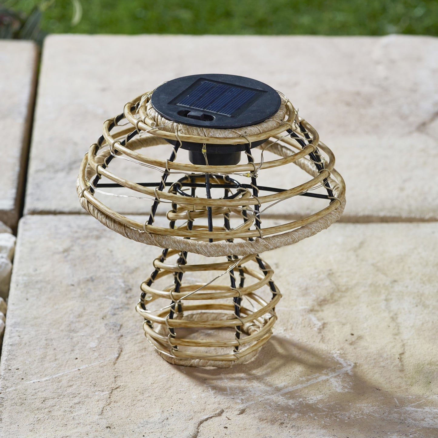 Smart Garden - GlowCap Solar Rattan Mushroom