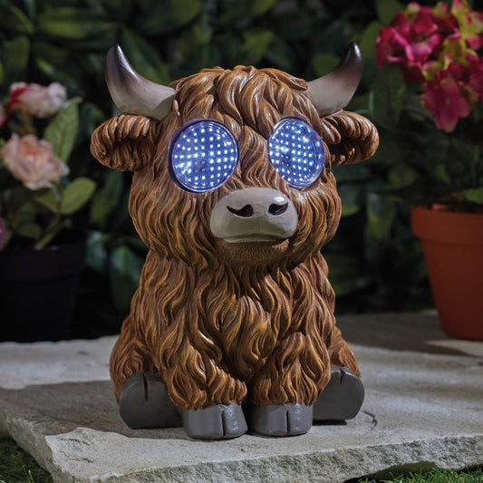 Smart Garden - Large Blinkin' Highland Cow