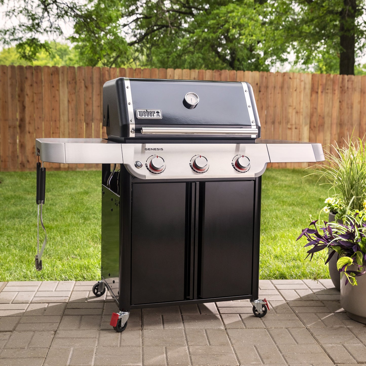 Weber Genesis E-315 BBQ